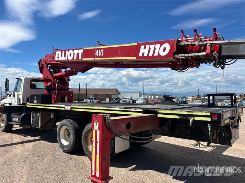 International Elliot H110F-L3MH 110 ft on International 7500 SB Auto korvtõstukid