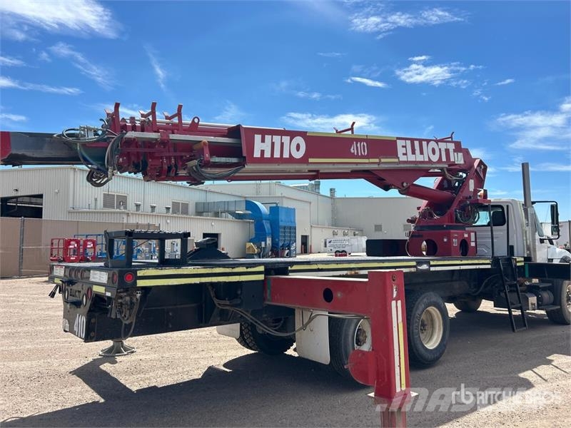 International Elliot H110F-L3MH 110 ft on International 7500 SB Auto korvtõstukid