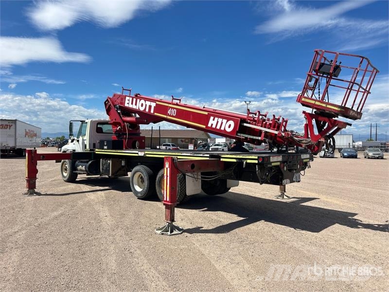 International Elliot H110F-L3MH 110 ft on International 7500 SB Auto korvtõstukid