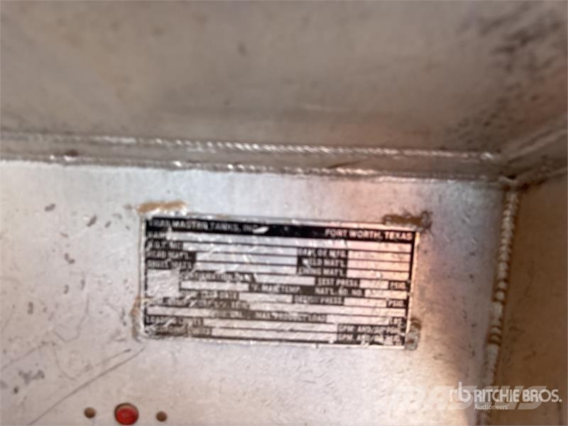 International F1954 6x4 Fuel Truck (Inoperable) Kamioni cisterne