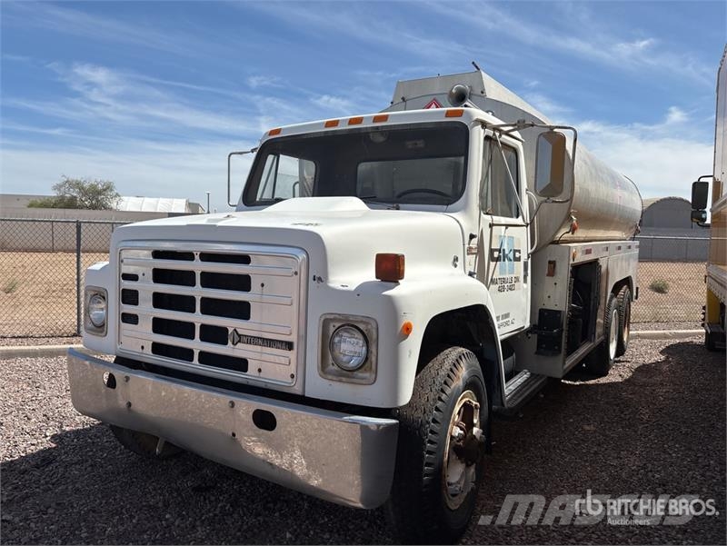 International F1954 6x4 Fuel Truck (Inoperable) Kamioni cisterne