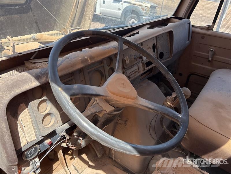 International F1954 6x4 Fuel Truck (Inoperable) Kamioni cisterne