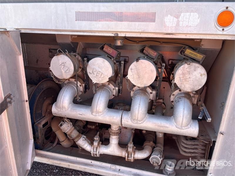 International F1954 6x4 Fuel Truck (Inoperable) Kamioni cisterne