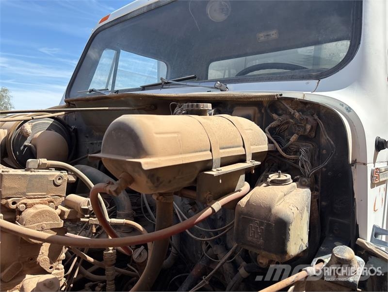 International F1954 6x4 Fuel Truck (Inoperable) Kamioni cisterne
