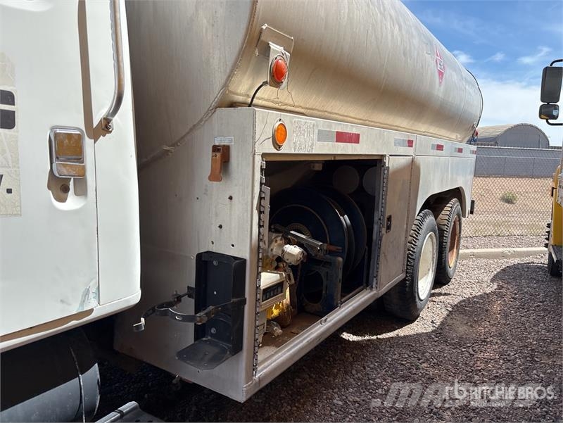 International F1954 6x4 Fuel Truck (Inoperable) Kamioni cisterne