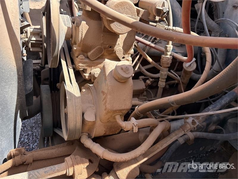 International F1954 6x4 Fuel Truck (Inoperable) Kamioni cisterne