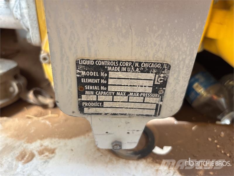International F1954 6x4 Fuel Truck (Inoperable) Kamioni cisterne