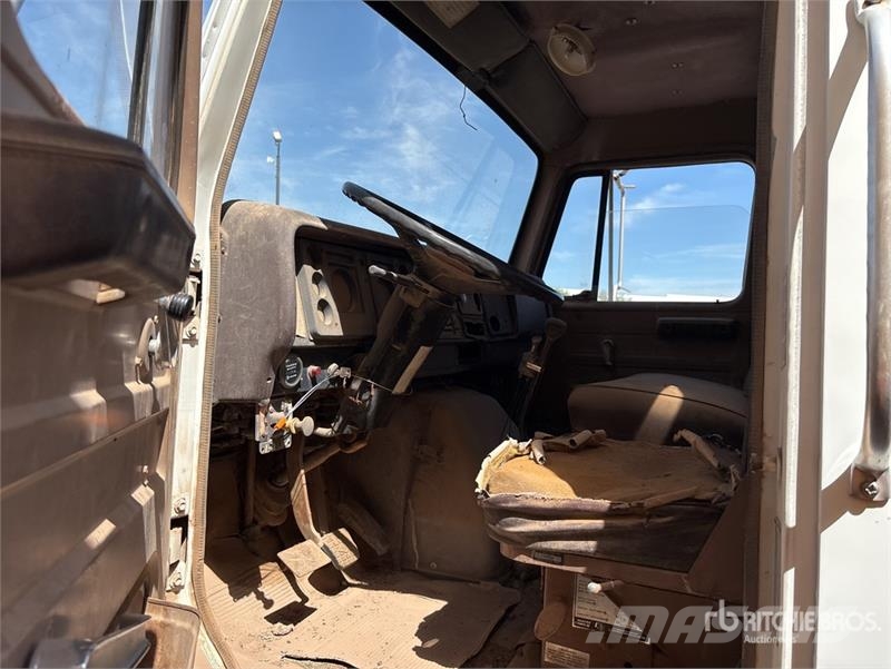 International F1954 6x4 Fuel Truck (Inoperable) Kamioni cisterne