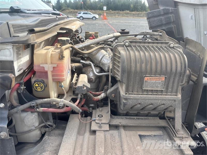 International GM515 4x2 Utility Truck Pik up kamioni