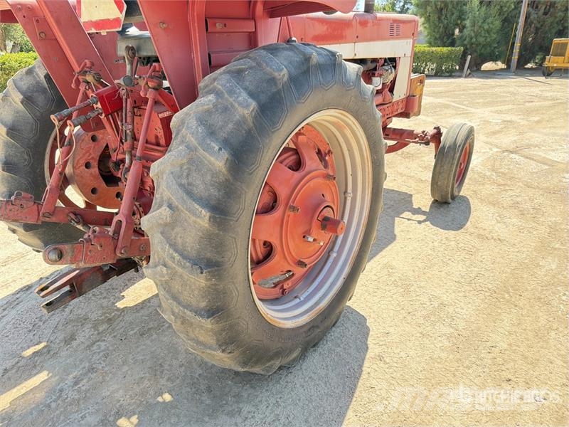International Harvester Harvester 666 2WD Tractor Ciągniki rolnicze