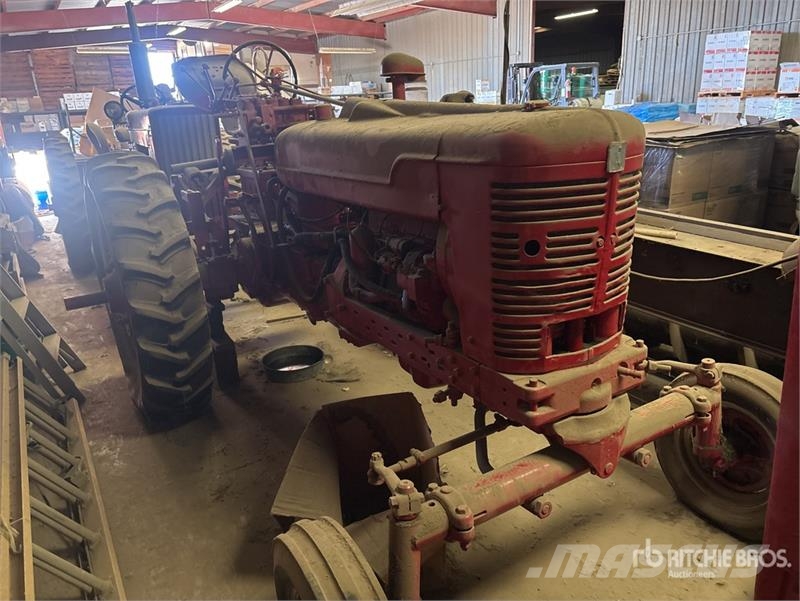 International Harvester Harvester 2WD Tractor Tractors