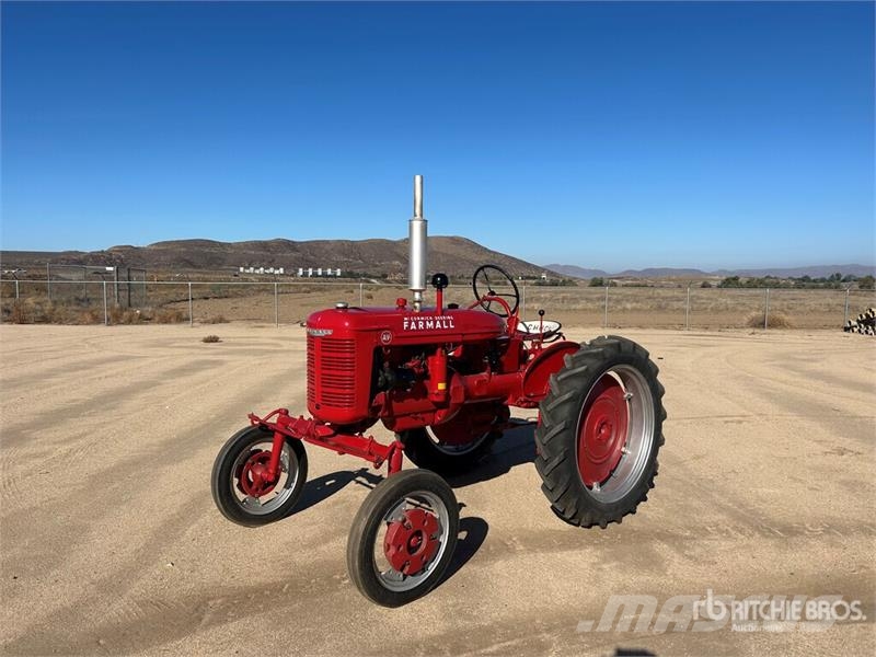 International Harvester Harvester Farmall 2WD Tractor Traktorer