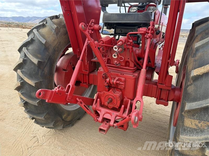 International Harvester Harvester 1066 2WD Tractor Ciągniki rolnicze