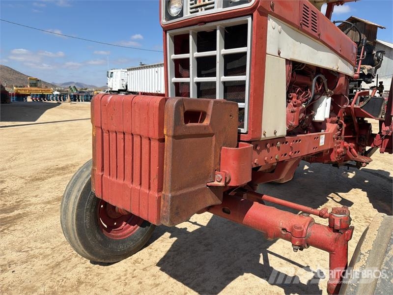 International Harvester Harvester 666 2WD Tractor Ciągniki rolnicze