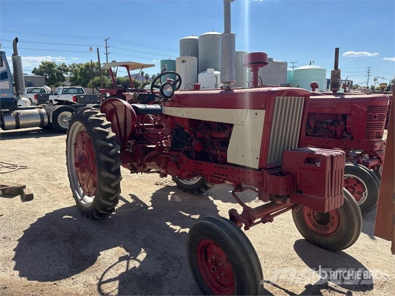 International Harvester Harvester 2WD Tractor Traktorer
