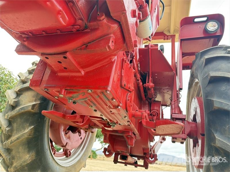 International Harvester Harvester 1066 2WD Tractor Ciągniki rolnicze
