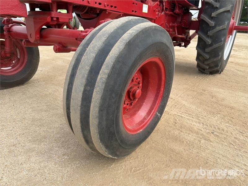 International Harvester Harvester 1066 2WD Tractor Ciągniki rolnicze