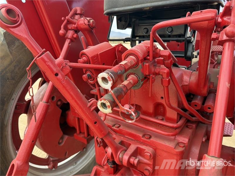 International Harvester Harvester 1066 2WD Tractor Ciągniki rolnicze