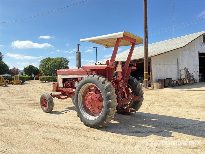 International Harvester Harvester 666 2WD Tractor Ciągniki rolnicze