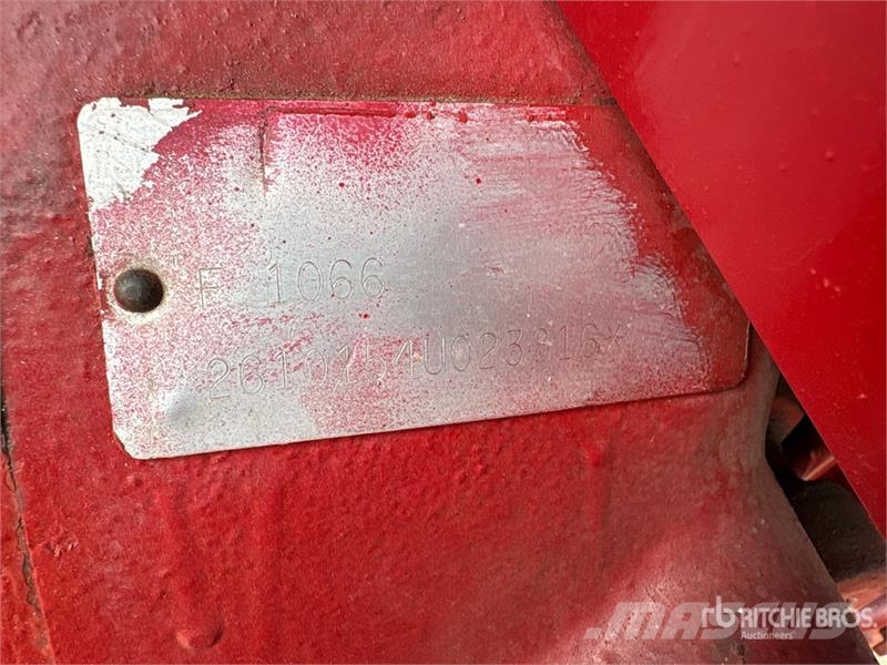 International Harvester Harvester 1066 2WD Tractor Traktorji