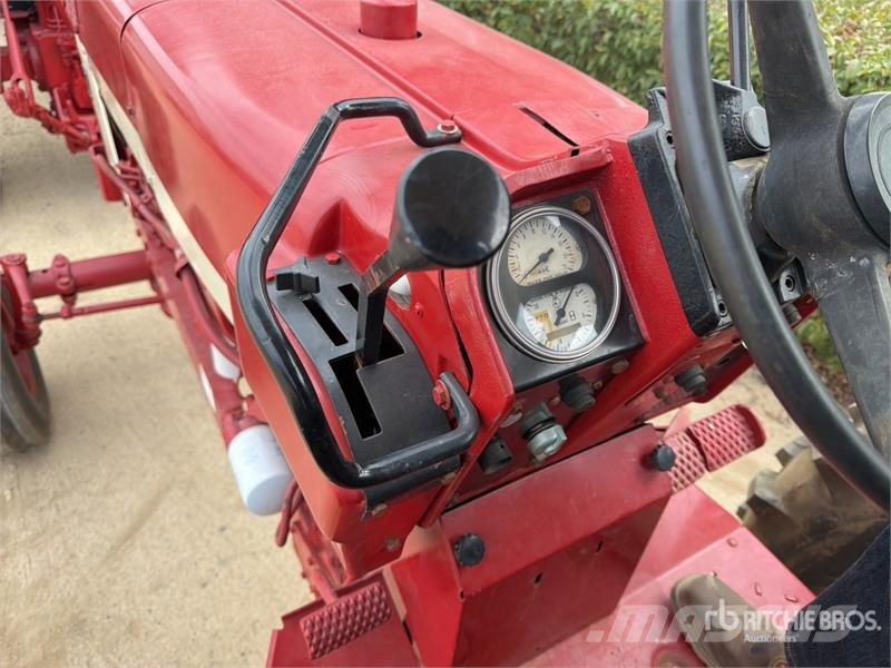 International Harvester Harvester 1066 2WD Tractor Ciągniki rolnicze
