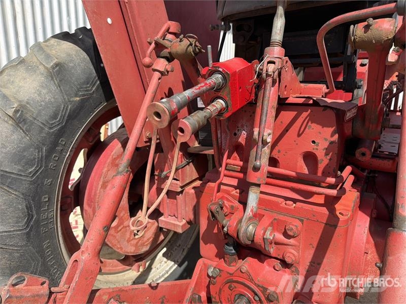 International Harvester Harvester 666 2WD Tractor Ciągniki rolnicze
