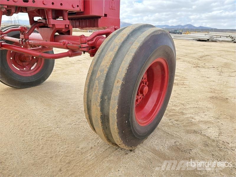 International Harvester Harvester 1066 2WD Tractor Ciągniki rolnicze