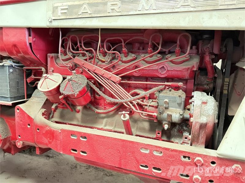 International Harvester Harvester 656 2WD Tractor Tractors