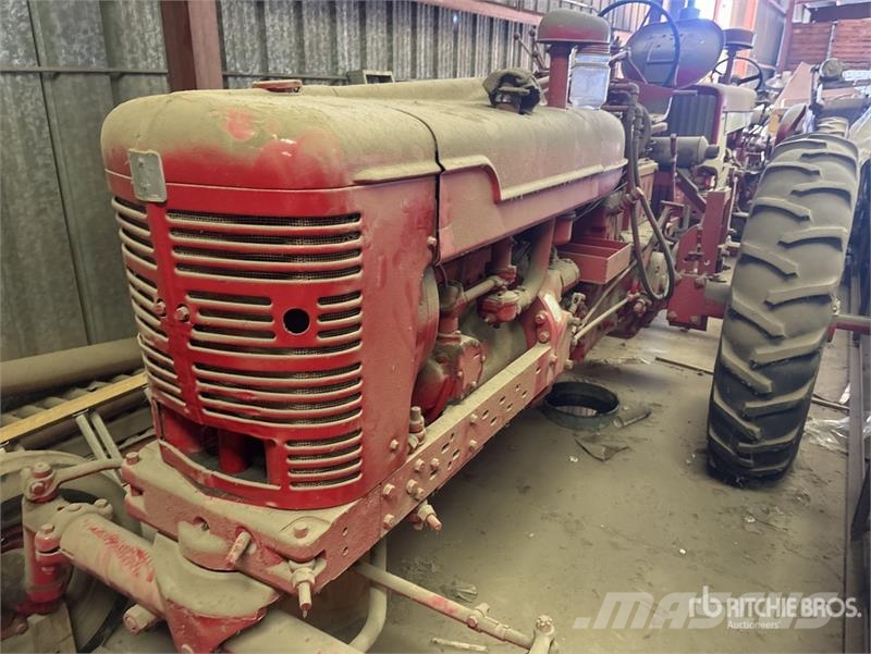 International Harvester Harvester 2WD Tractor Tractors