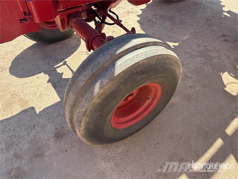 International Harvester Harvester 1066 2WD Tractor Ciągniki rolnicze