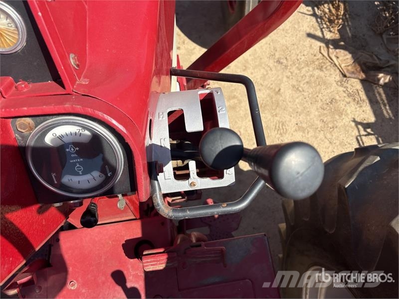 International Harvester Harvester 1066 2WD Tractor Ciągniki rolnicze