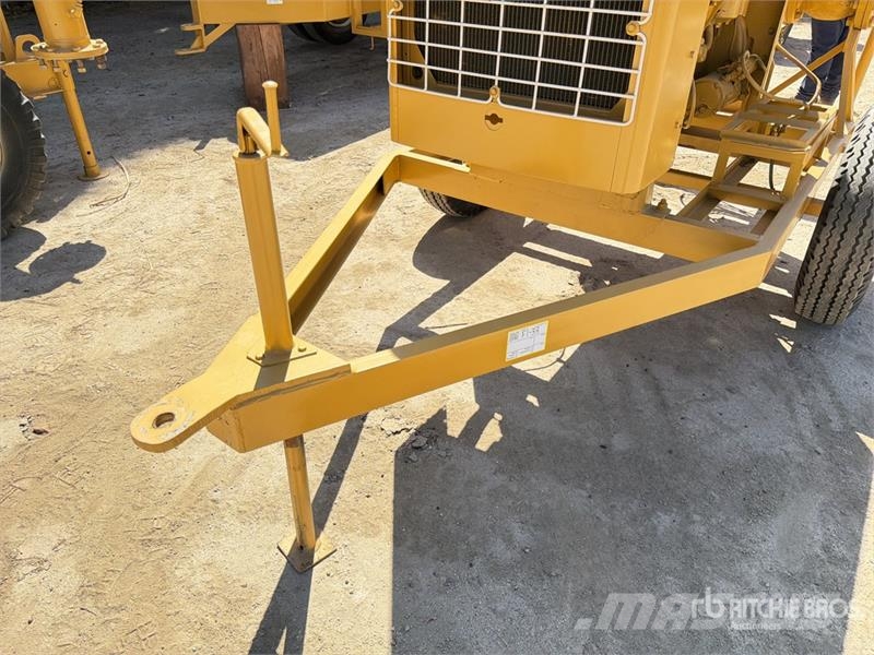 International Harvester Harvester Trailer-Mounted Water Pump Waterpumps