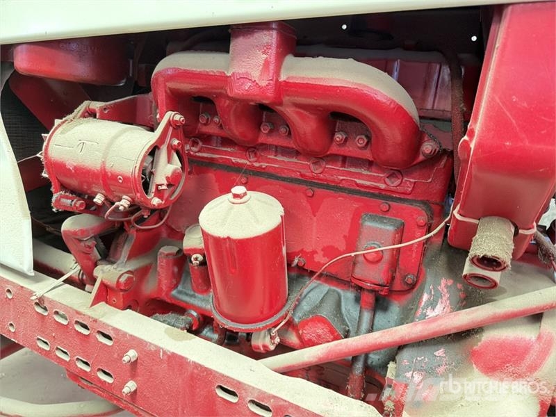 International Harvester Harvester 2WD Tractor Tractors