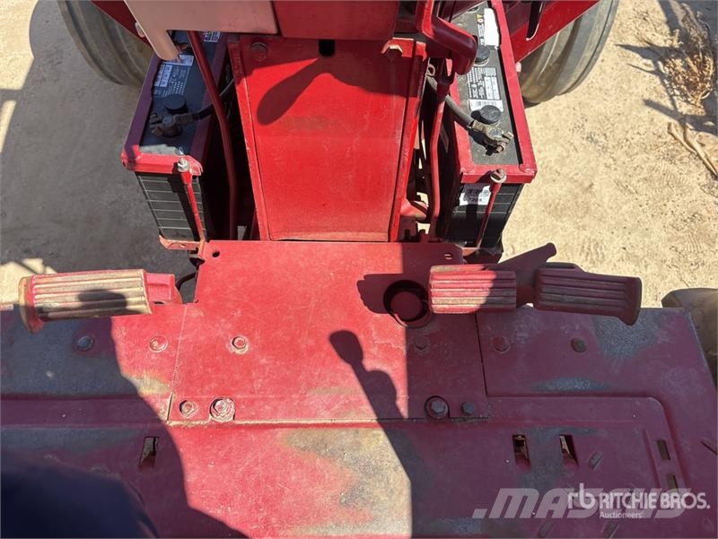 International Harvester Harvester 1066 2WD Tractor Ciągniki rolnicze