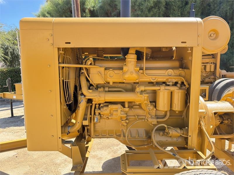 International Harvester Harvester Trailer-Mounted Water Pump Waterpumps