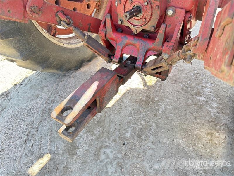 International Harvester Harvester 666 2WD Tractor Ciągniki rolnicze