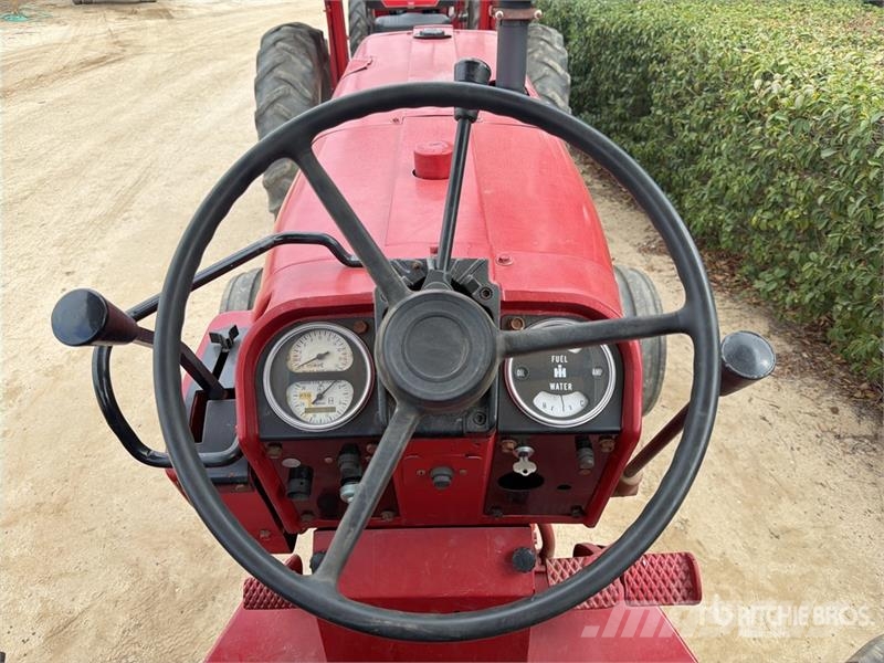 International Harvester Harvester 1066 2WD Tractor Ciągniki rolnicze