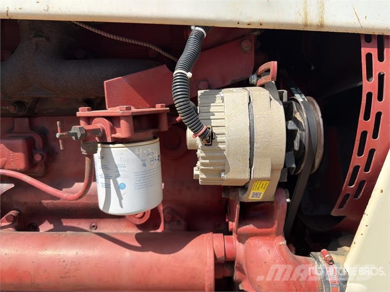 International Harvester Harvester 666 2WD Tractor Ciągniki rolnicze