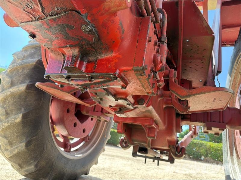 International Harvester Harvester 666 2WD Tractor Ciągniki rolnicze