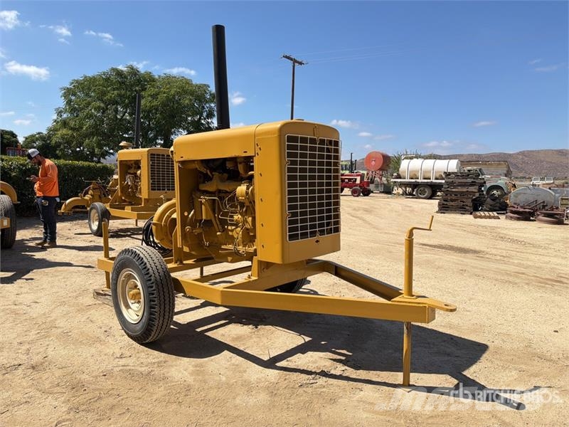 International Harvester Harvester Trailer-Mounted Water Pump Waterpumps
