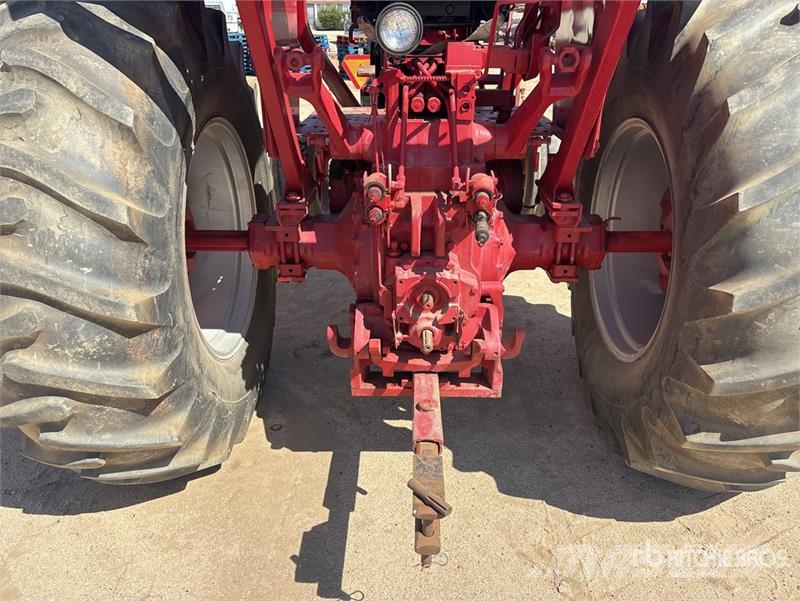 International Harvester Harvester 1066 2WD Tractor Ciągniki rolnicze