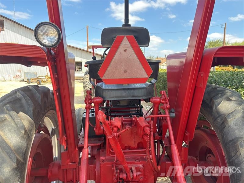 International Harvester Harvester F656D 2WD Tractor Ciągniki rolnicze