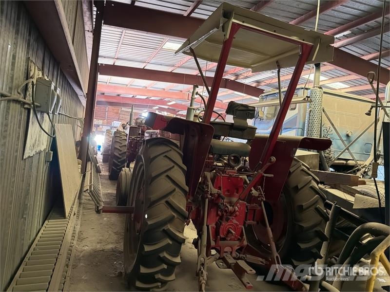 International Harvester Harvester 656 2WD Tractor Tractors