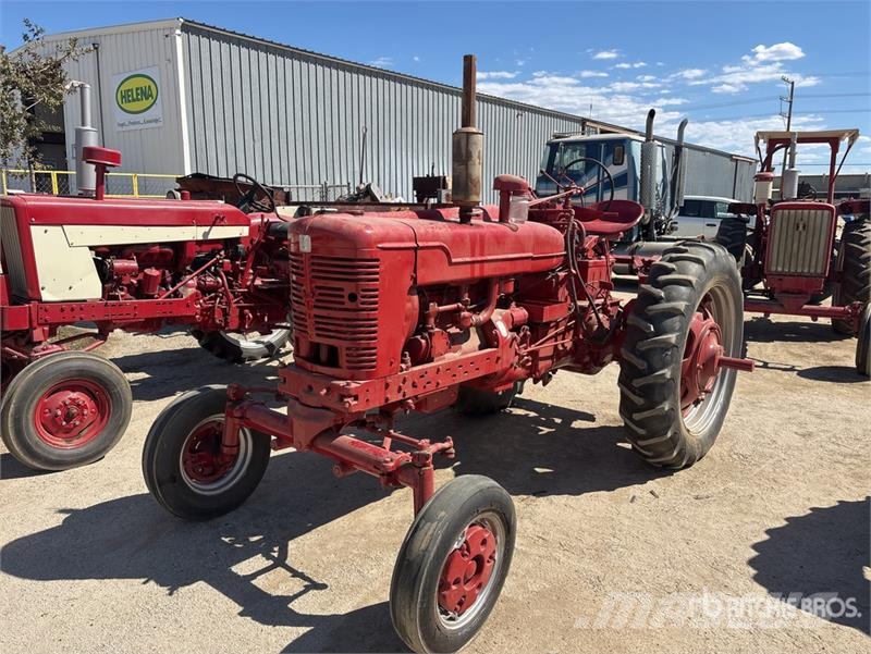 International Harvester Harvester 2WD Tractor Traktorer