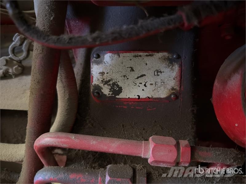 International Harvester Harvester 2WD Tractor Tractors