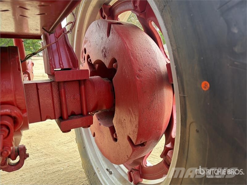 International Harvester Harvester 1066 2WD Tractor Ciągniki rolnicze