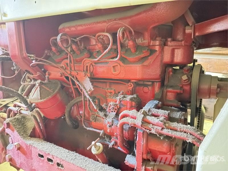International Harvester Harvester 2WD Tractor Tractors