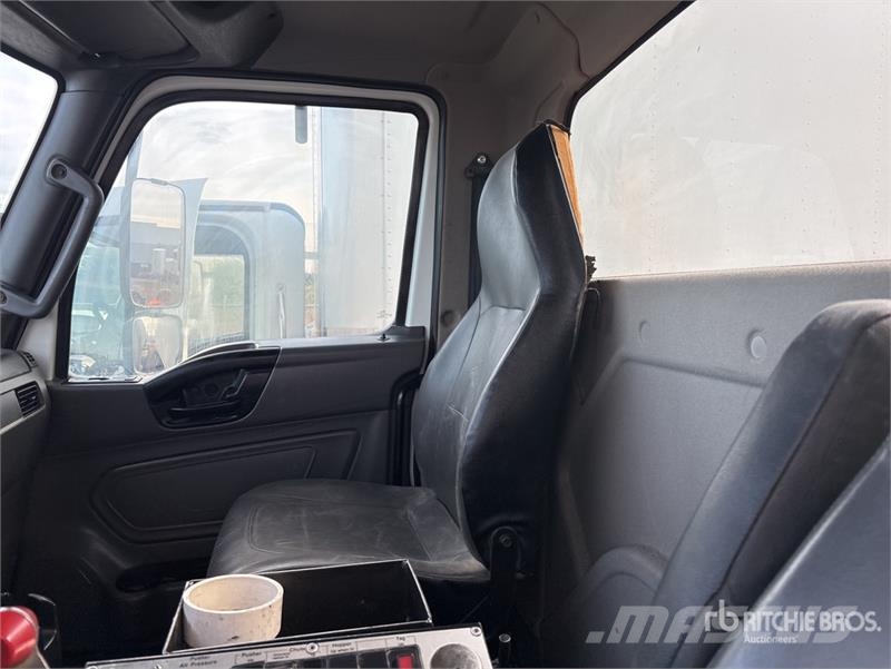International HV607 SBA 6x4 Mixer Truck شاحنات خرسانة