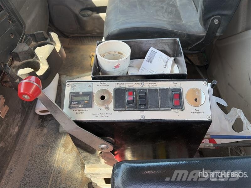 International HV607 SBA 6x4 Mixer Truck Betonmixers en pompen