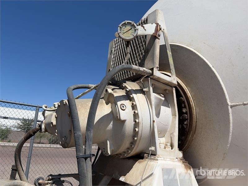 International HV607 SBA 6x4 Mixer Truck Betonmixers en pompen
